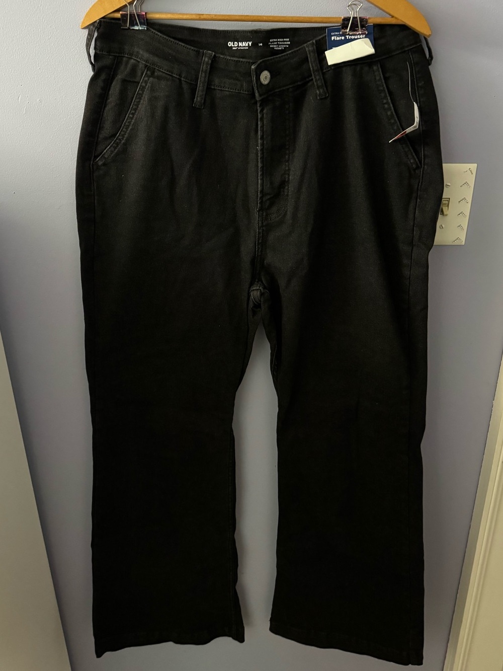🦋NWT Old Navy flare trouser🦋